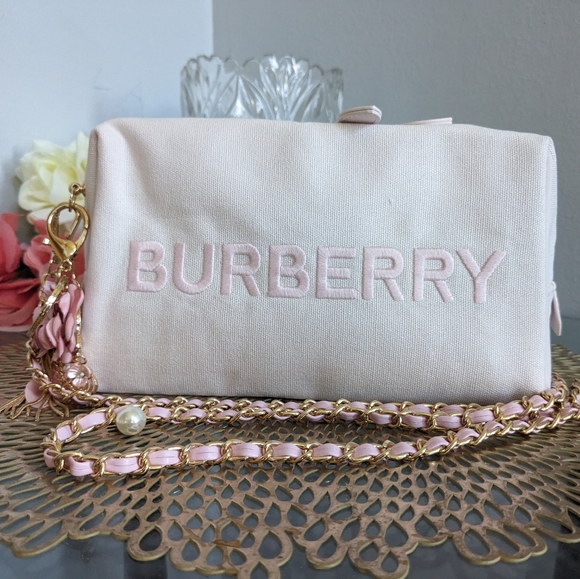 Burberry - Picture 2 of 12